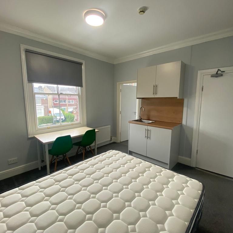 Studio to rent - Photo 1