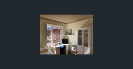 Sunny 2 bedroom unit, comfort and convenience - Photo 5