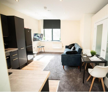 Britannia Road, Huddersfield - Photo 1