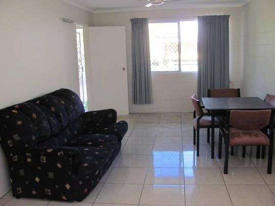 UGLY DUCKLING- but take a look inside - Photo 1