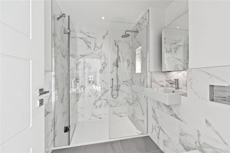 Camera House, Pinewood Gardens, Teddington, Middlesex, TW11 - Photo 2