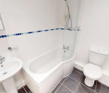 2 bedroom flat to rent - Photo 3