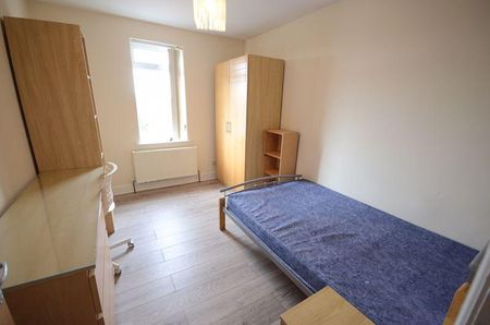 1 bedroom in a house share to rent - Photo 5