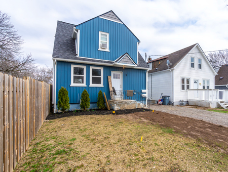 $1,695 / 1 br / 1 ba / 615 sqft 1BR Duplex in St Catharines - Photo 2