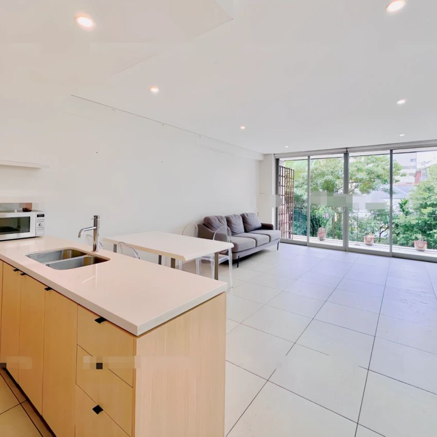 3 bed 2 bath - Photo 1