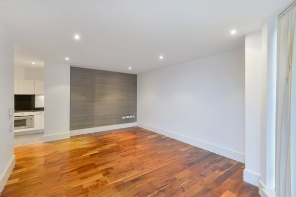 Juniper Drive, London, SW18 - Photo 1
