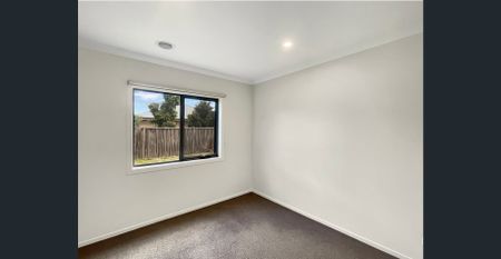 🏡 4-Bedroom House in Wallan - Photo 3