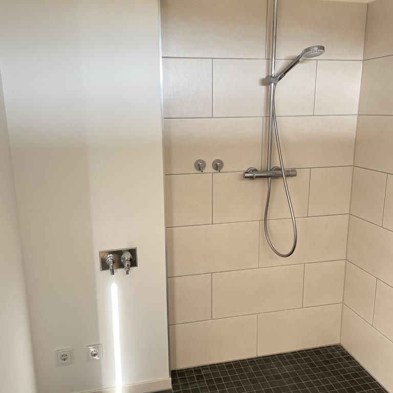 Singles aufgepasst! 1-Zimmer-Wohnung mit Balkon in der Lincoln-Siedlung - Photo 1