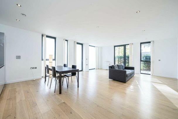 Quebec Way, London, SE16 - Photo 1