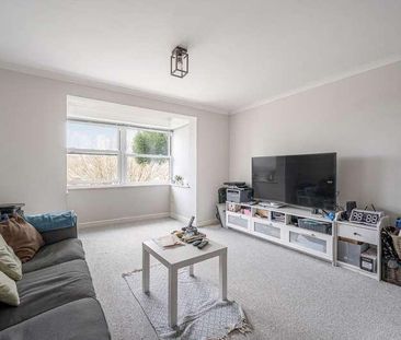 Rookwood Court, Guildford, GU2 - Photo 2