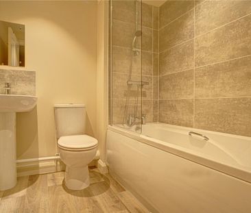 2 bedroom terraced house to rent - Photo 4