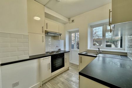 2 bed Flat Fairleigh Court, SS9 - Photo 4