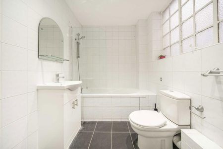 3 bedroom flat to rent - Photo 5