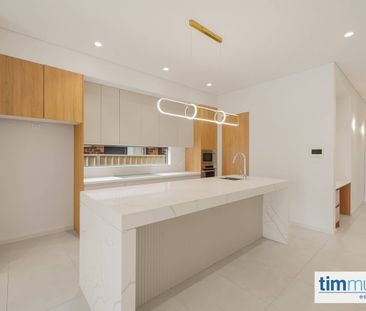 Impeccably presented 4 bedroom duplex - Photo 4