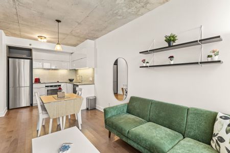 195 Rue Peel, #605 - Photo 2