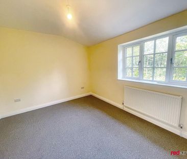 2 bedroom semi-detached house to rent - Photo 4