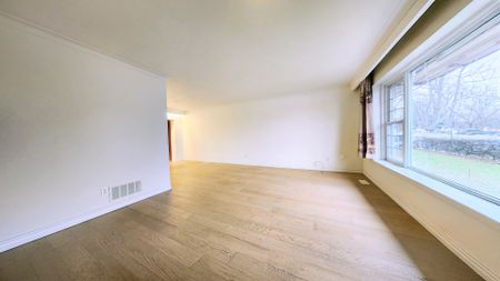 For Lease - 26 Heatherington Drive Unit# Upper, Toronto, Ontario - Photo 3