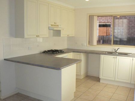 Secure three bed, ensuite double garage home is quiet cul-de-sac - Photo 5