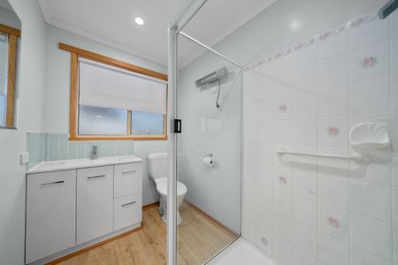 Cute and Comfortable Home in Tranquil Setting - Photo 5