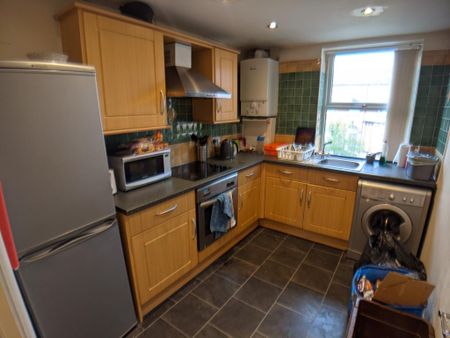 2 bedroom flat to rent - Photo 3