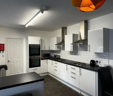 1 bedroom in a house share to rent - Photo 3
