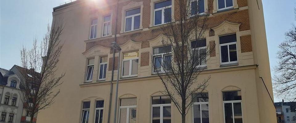 gemütliche 2-Raum-Wohnung im Dachgeschoss in Gablenz - Photo 1