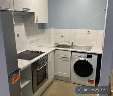 2 bedroom semi-detached house to rent - Photo 6