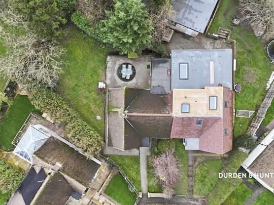 Graylands, Theydon Bois - Photo 1