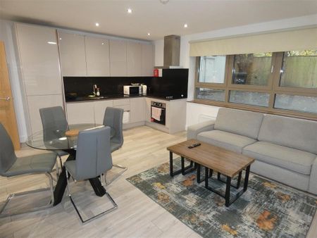 2 bedroom flat to rent - Photo 3