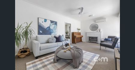 3 Beds + Bungalow = WINNING!! - Photo 5