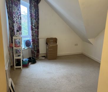 Two Double Bedroomed Second Floor Apartment in Taunton - Photo 3