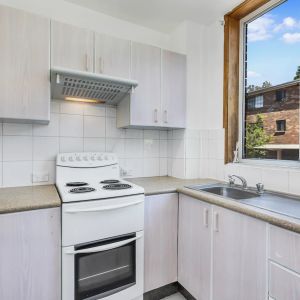 Conveniently Located Studio - Photo 2