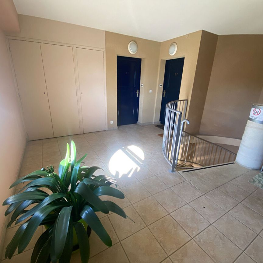 Location Appartement 2 pièces 69m² - Photo 1