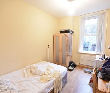 3 Bed - Starbeck Avenue, Sandyford - Photo 4