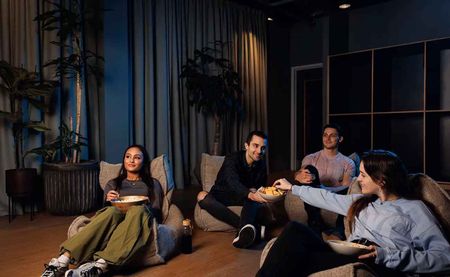 Highest Double Non Ensuite: Three Bed Flat - Photo 3