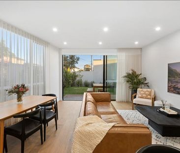 High Quality Finishes in a Premium Locale - Photo 4