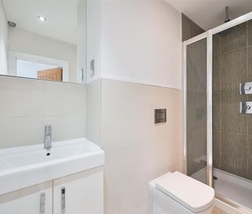 5 bedroom detached house to rent - Photo 2