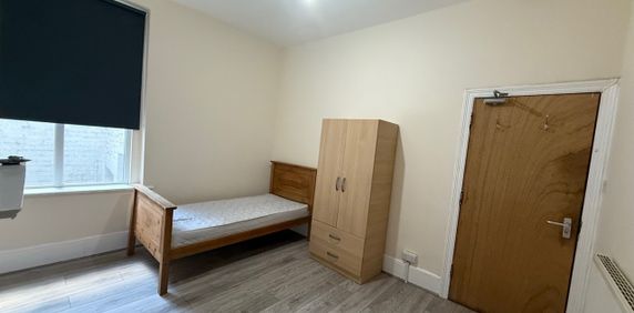 Room in a Shared House, Friern Barnet Road, N11 - Photo 2