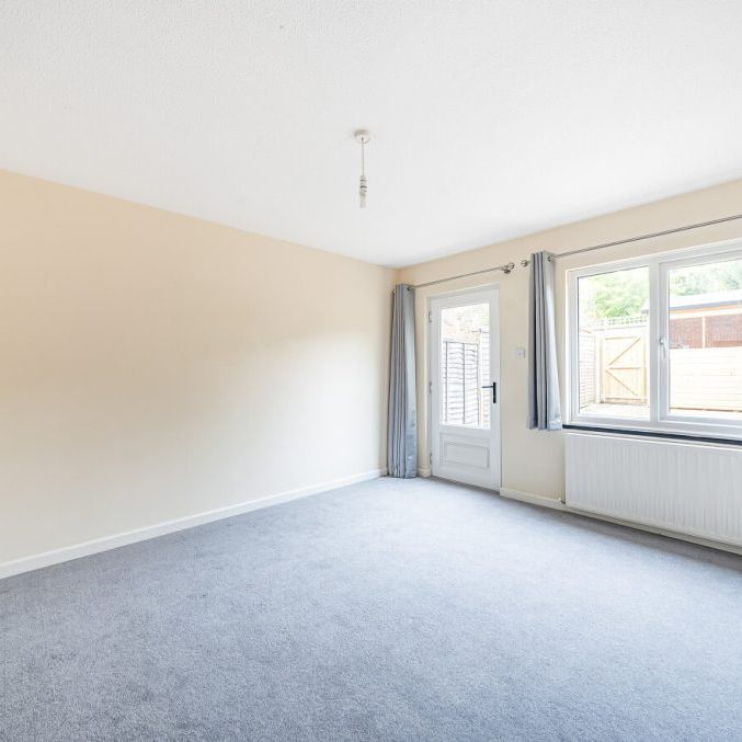 2 Bedroom House - Sussex Street, Winchester - Photo 1