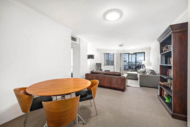 Spacious Two Bedroom Apartment with Sweeping Views and Resort-Style Facilities | Unfurnished - Photo 1
