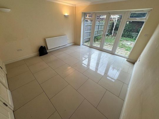 3 bedroom townhouse to rent - Photo 1