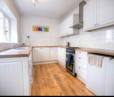 4 bedroom terraced house to rent - Photo 6