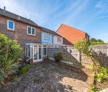 Woodfield Close, Tangmere, Chichester, West Sussex, PO20 - Photo 4