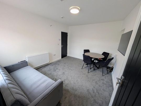 6 bedroom maisonette to rent - Photo 1