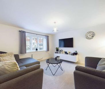 Trinity Circle, High Wycombe, Buckinghamshire, HP11 - Photo 1