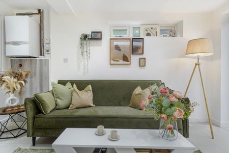 4 bedroom apartment to rent - Photo 4