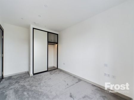 Lilly House, 2 Eden Grove, Staines-Upon-Thames,TW18 - Photo 2