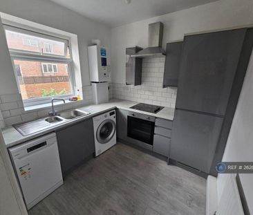 2 bedroom maisonette to rent - Photo 5