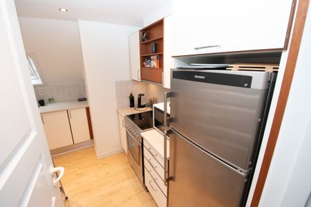 Lys lejlighed med moderne køkken og hyggelig gårdhave - Foto 2