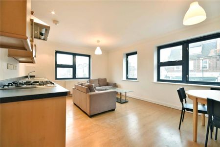 2 bedroom flat to rent - Photo 2